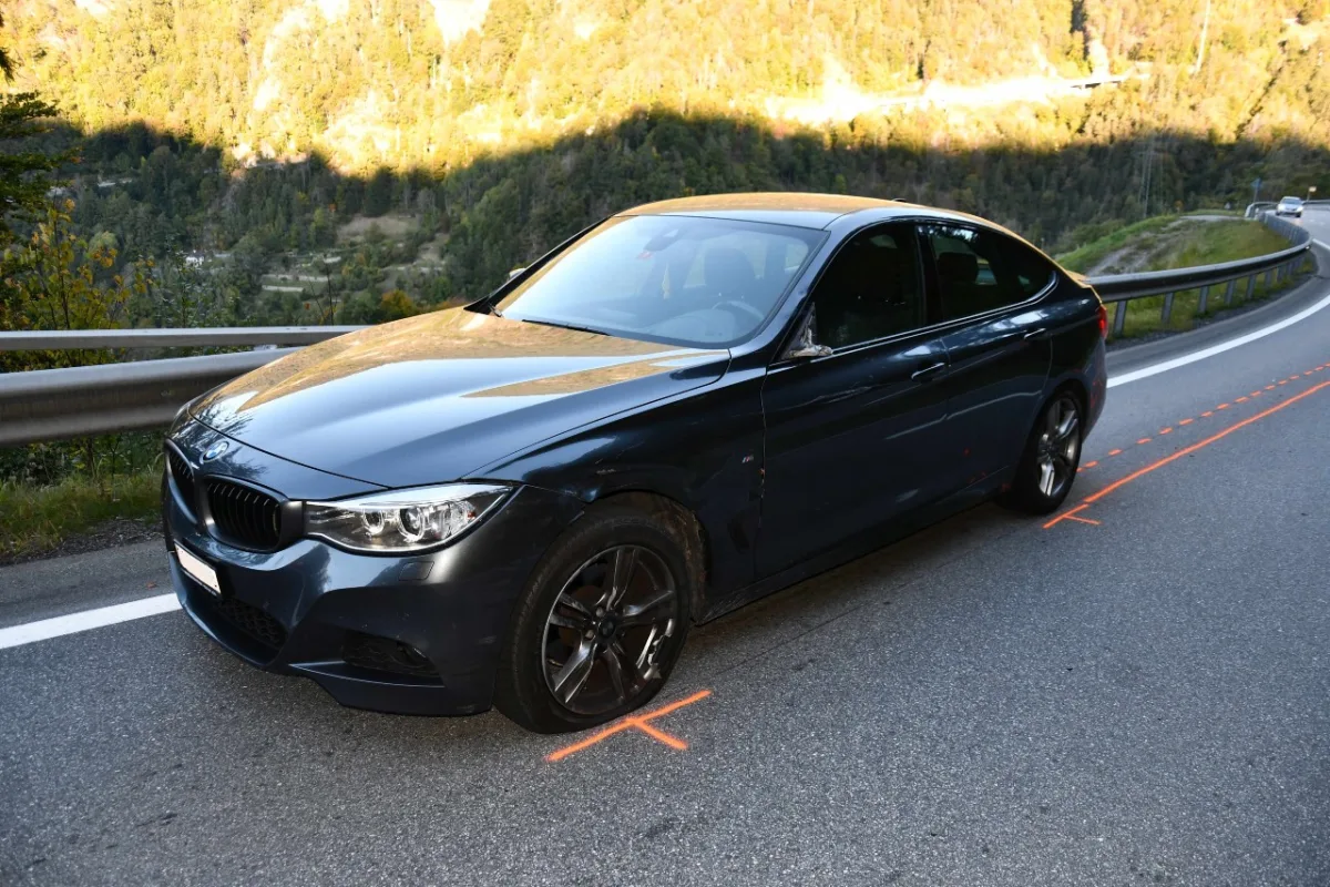 Chur GR - Motorradfahrer nach Kollision mit Auto auf der Malixerstrasse schwer verletzt
