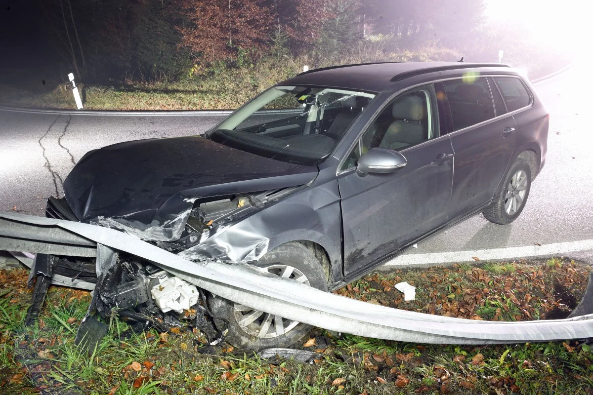 Beromünster LU - 23-Jähriger baut Selbstunfall und verlässt die Unfallstelle