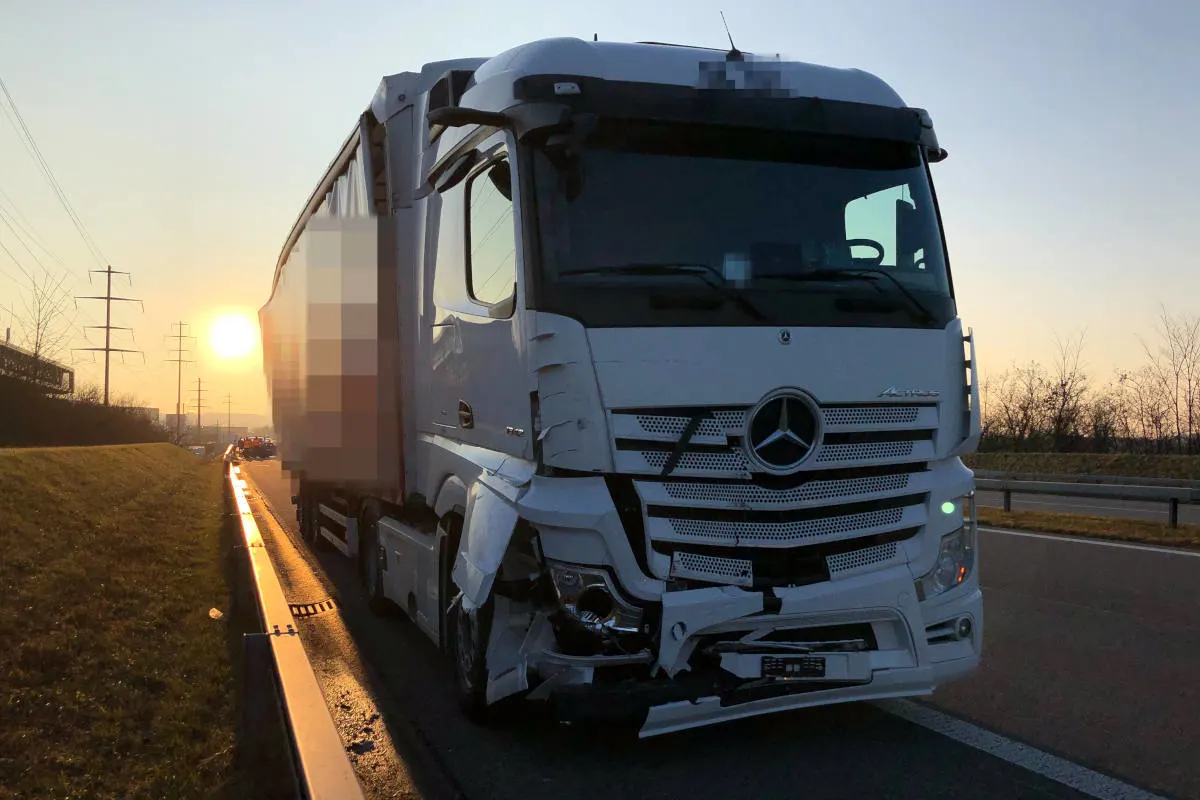 Frauenfeld TG – Mit Pannenfahrzeug kollidiert