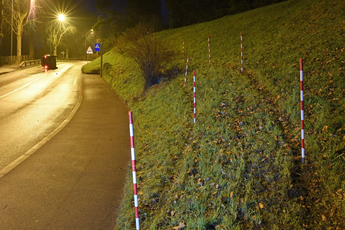 Stadt Luzern - VW Golf kippt nach Überholmanöver auf die Seite