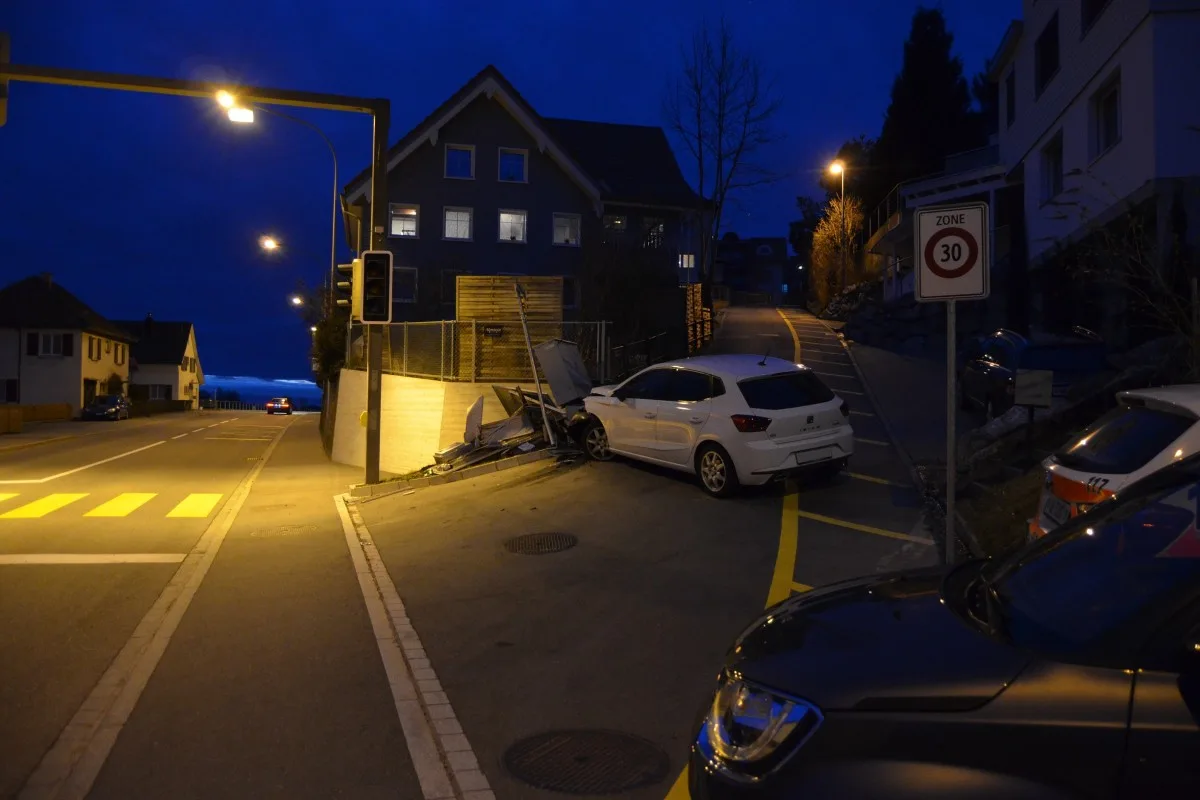 Herisau AR - Selbstunfall mit hohem Sachschaden