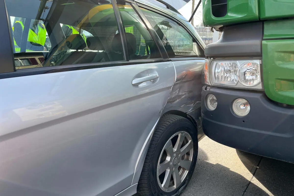 Schaffhausen – Kollision zwischen Lastwagen und Auto