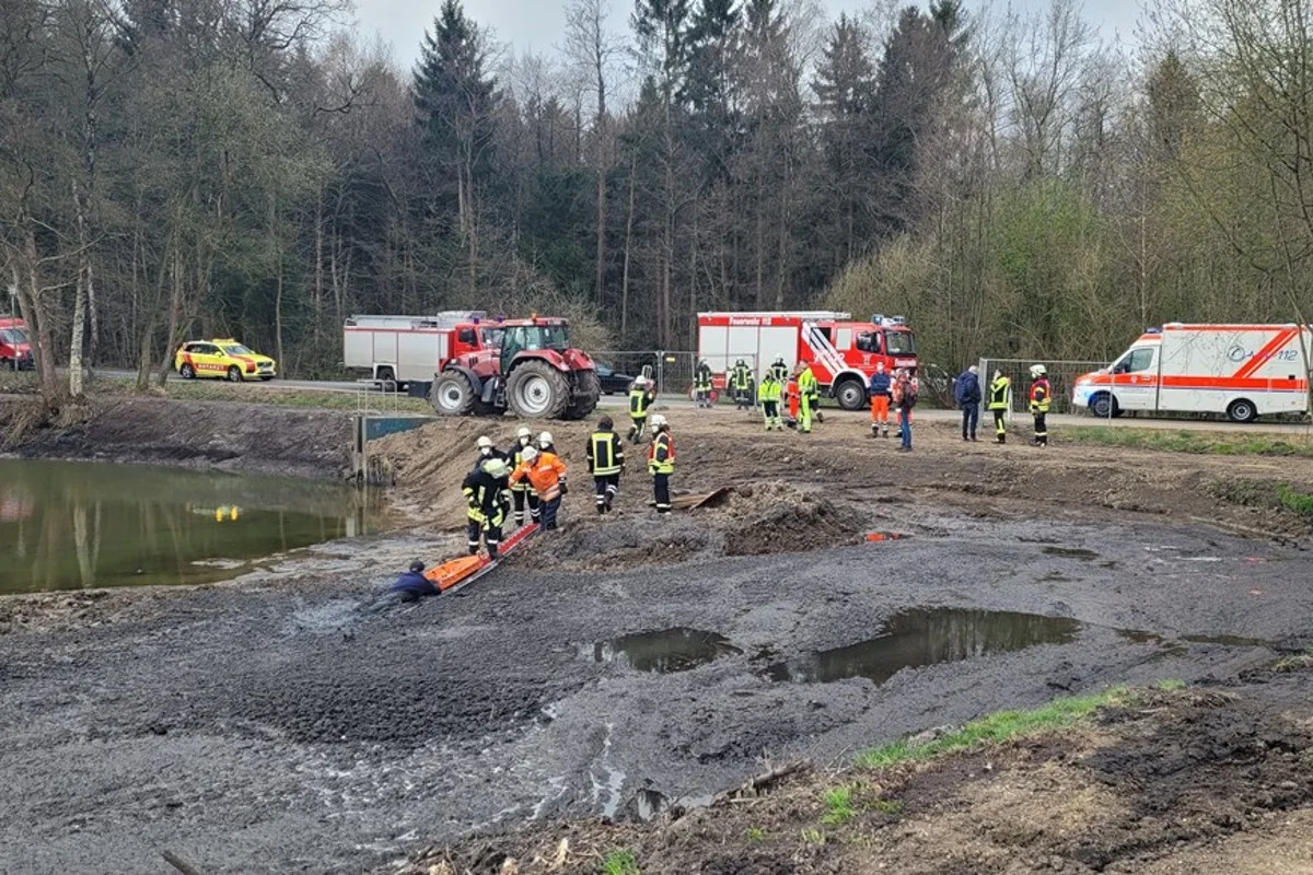 Visselhövede - Mann wollte Dackel retten und blieb stecken