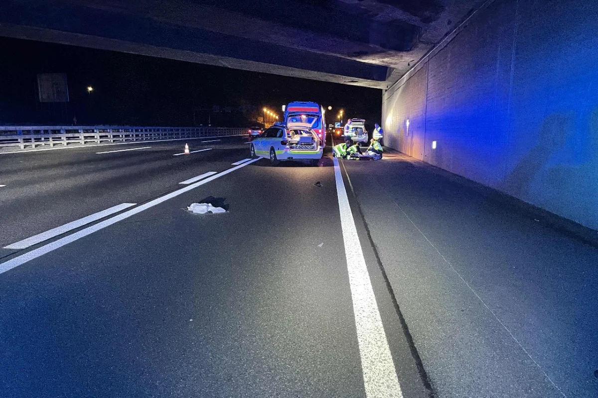 A1 Baden - Fussgänger auf Autobahn von VW Golf erfasst – tot