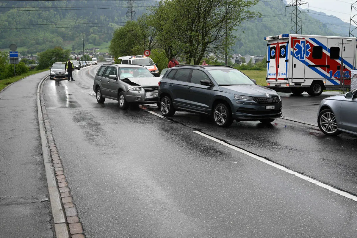 Schänis SG – Auffahrunfall beim Abbiegen