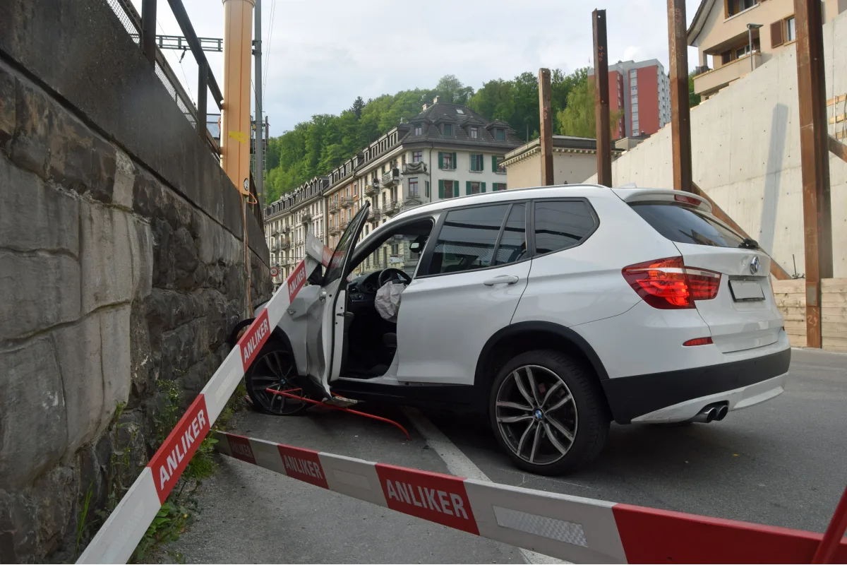 Stadt Luzern - 2 Totalschäden nach Unfall - Niemand verletzt
