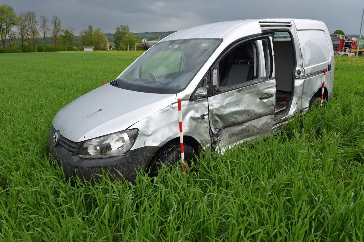 Hochdorf LU - Streifkollision bei Regen und Hagel fordert zwei Verletzte