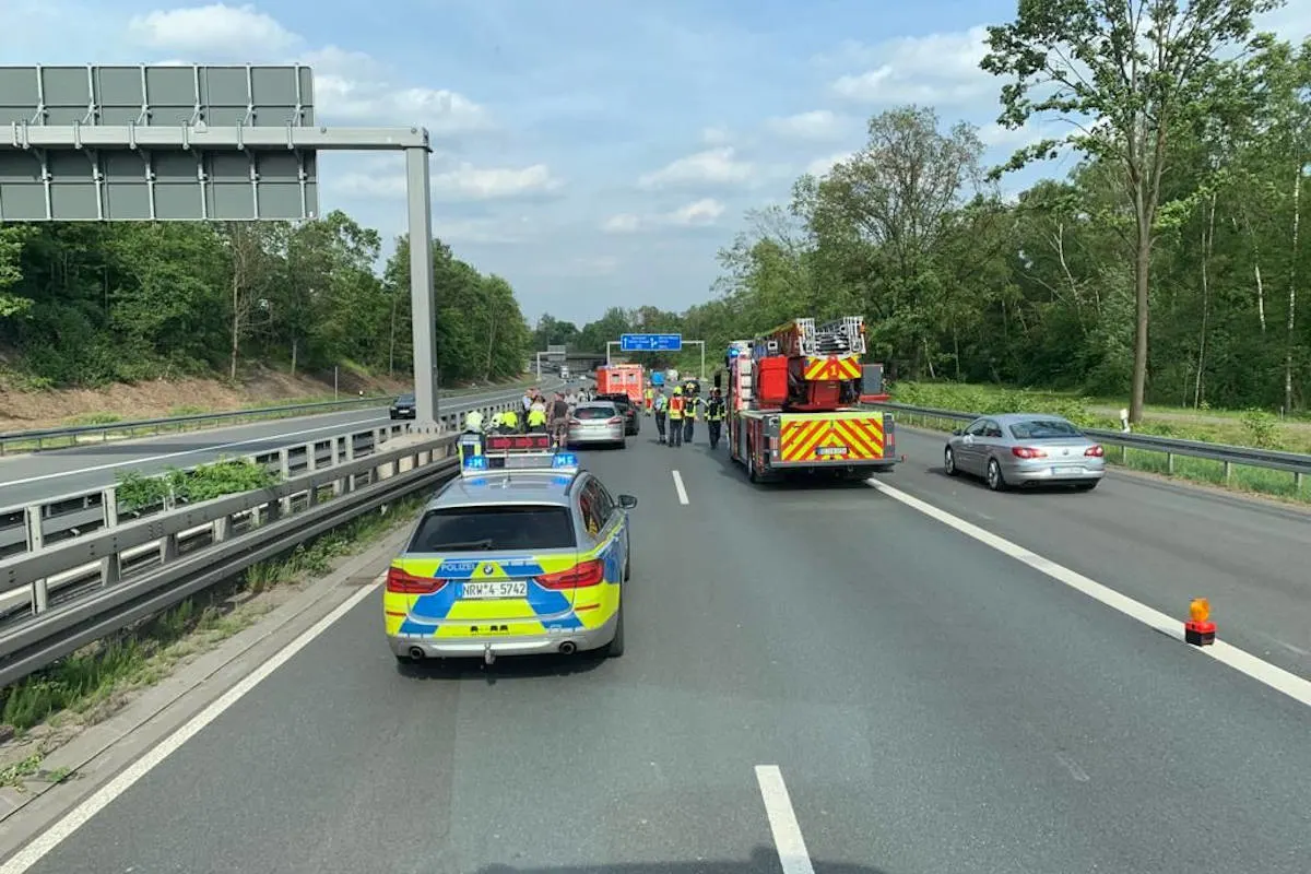 A42 Gelsenkirchen – Zwei Auffahrunfälle und ein aufgerissener Dieseltank eines Lastwagen