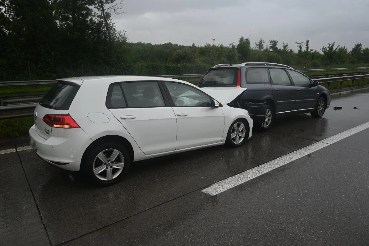 Rüthi SG - Mehrere Auffahrkollisionen - 11 Autos in Unfällen verwickelt