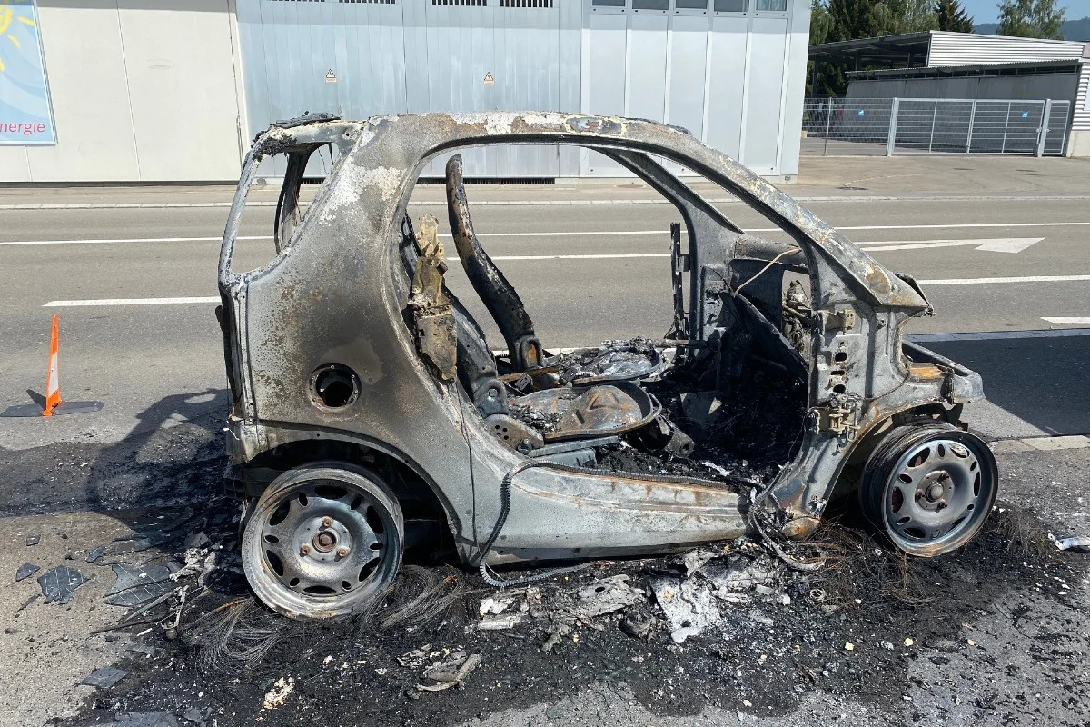Arbon TG - Auto gerät während der Fahrt in Brand