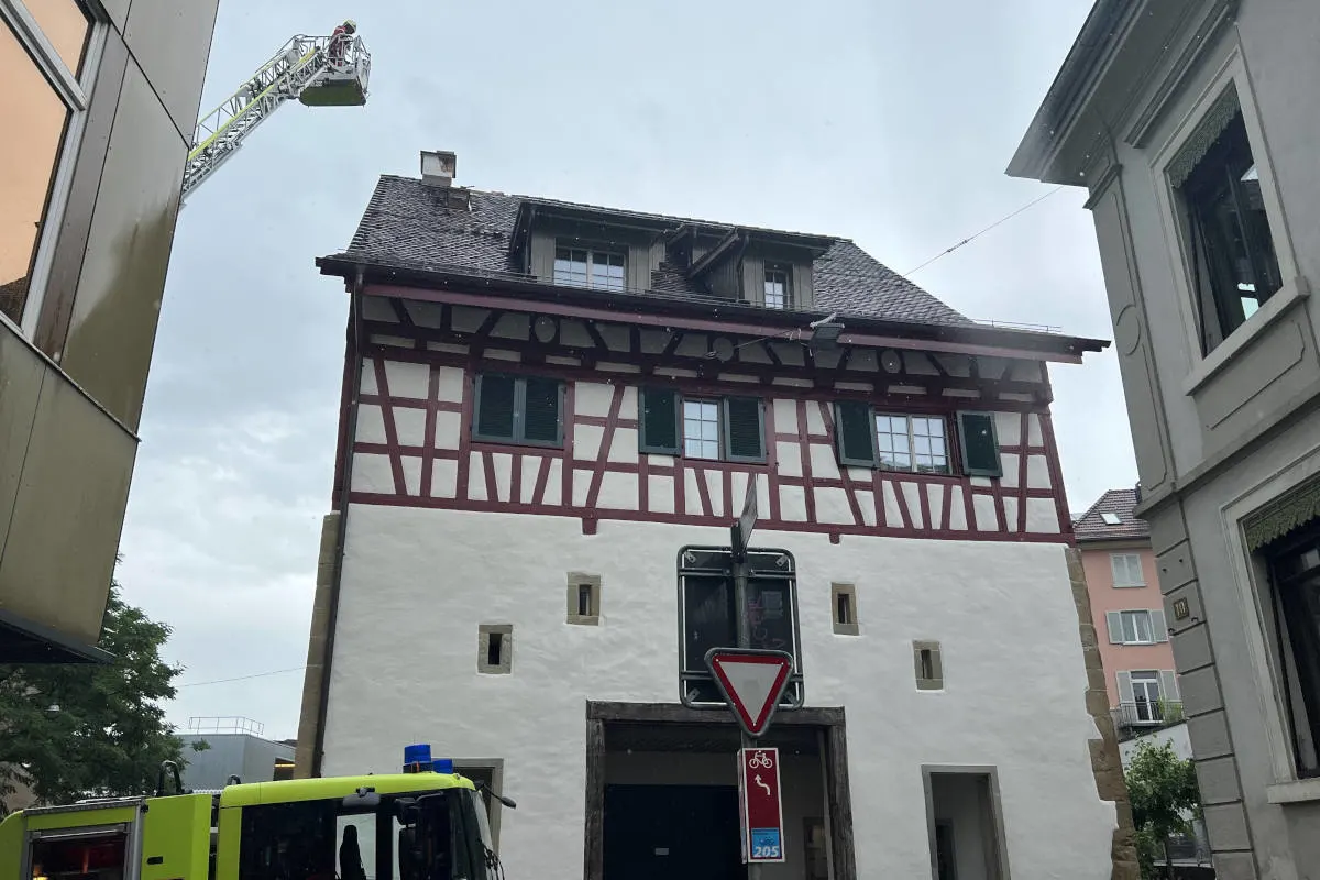 Winterthur ZH – Brand und Schäden nach Blitzeinschlägen