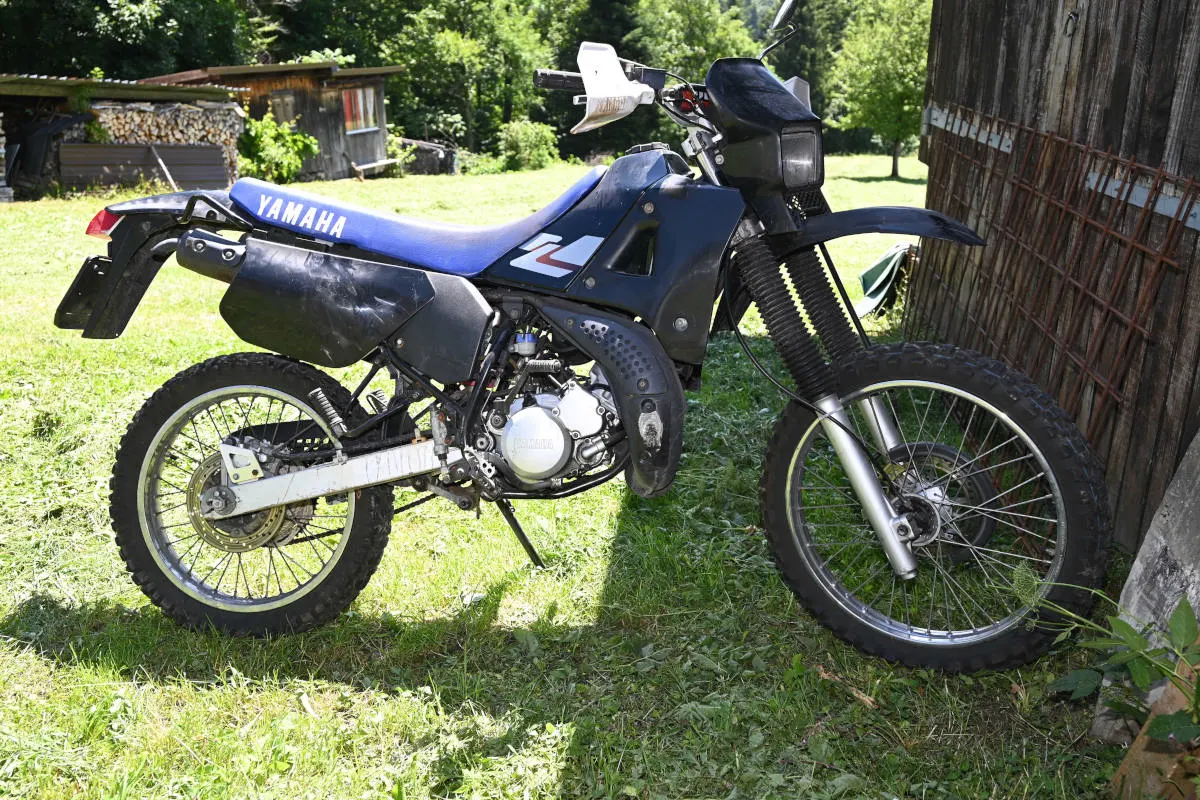 Goldingen SG – Motorradfahrer ohne Helm bei Selbstunfall verletzt