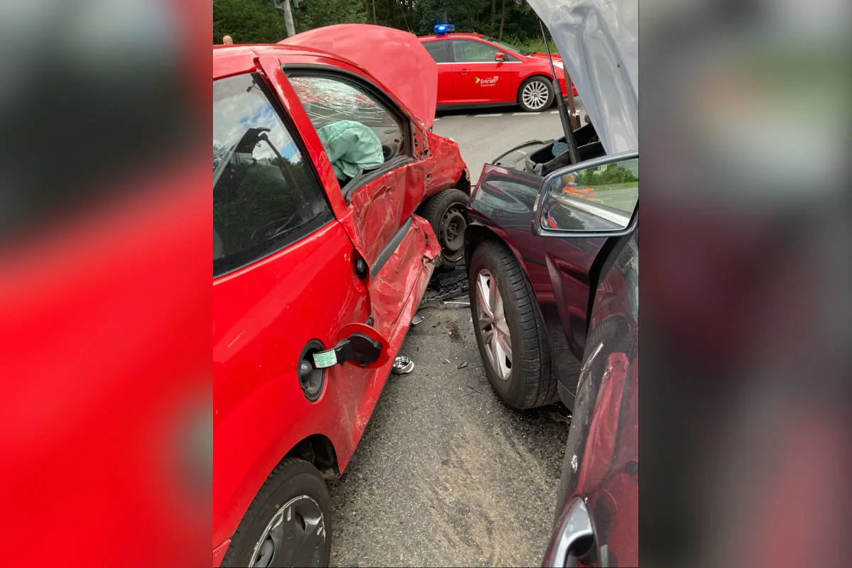 Erkrath – Fünf Personen bei schwerem Unfall verletzt