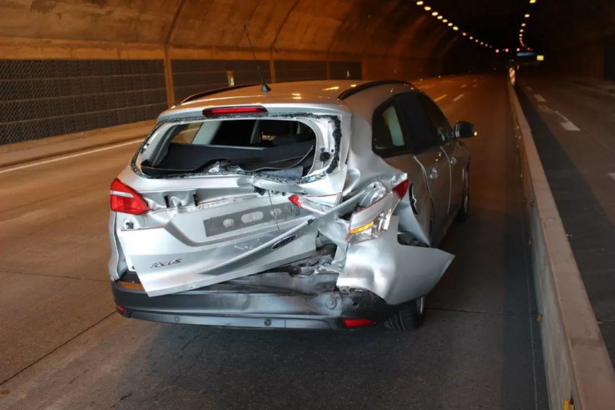 A4 Jena – Unfall mit mehreren Fahrzeugen und drei Verletzten vor dem Lobdeburgtunnel