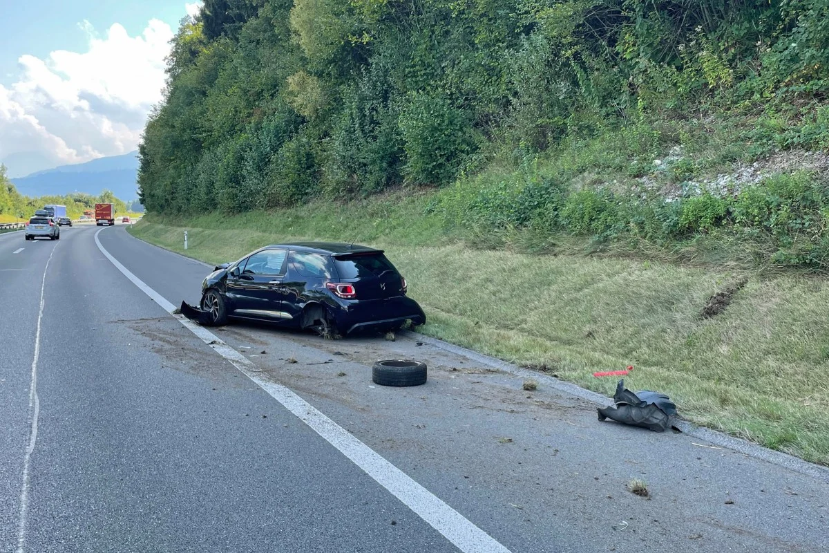 Rothenburg LU - Grosser Rückstau auf der Autobahn A2 nach Unfall