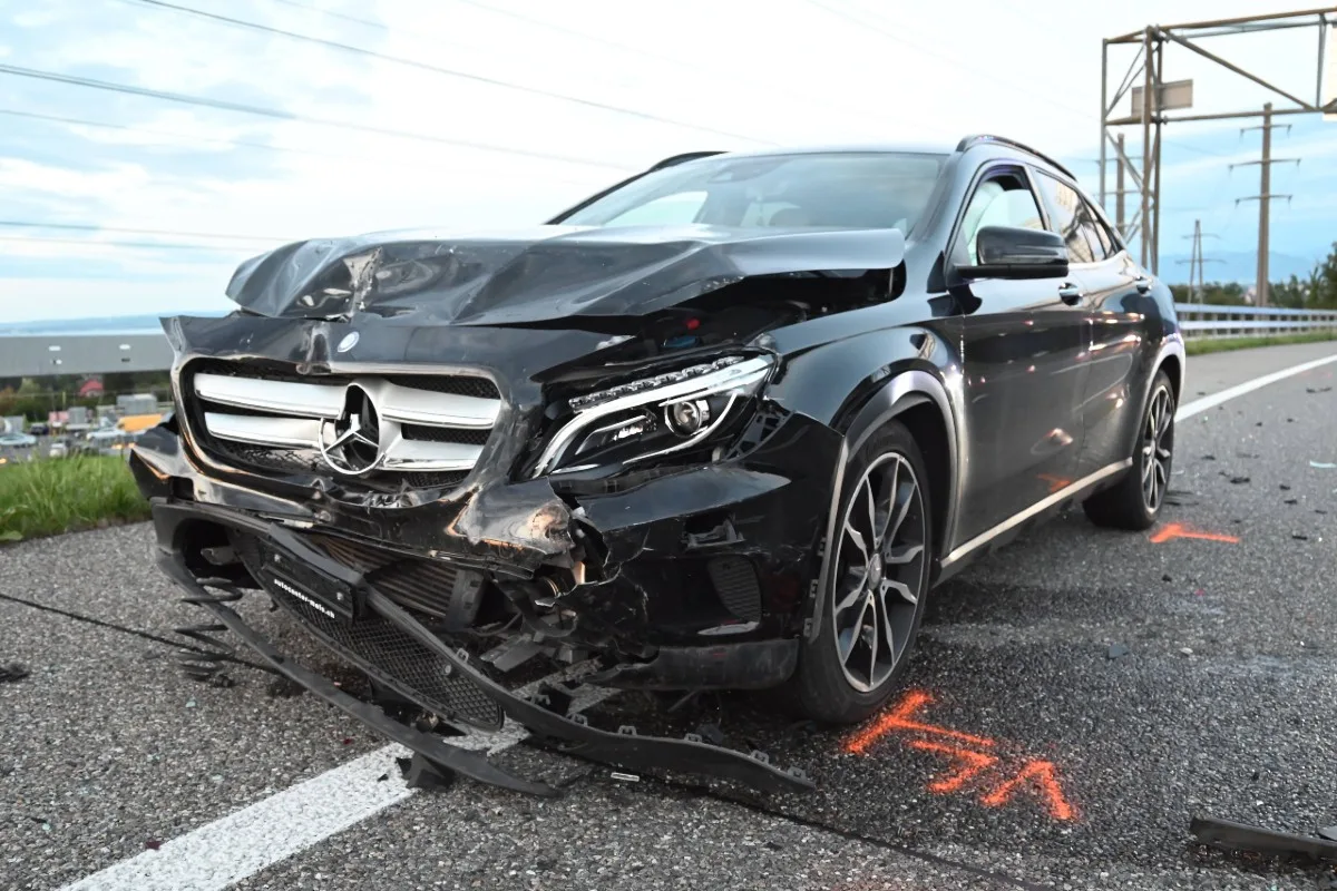 Verkehrsunfall in Mörschwil SG - Auffahrkollision mit drei Autos infolge Sonnenblendung