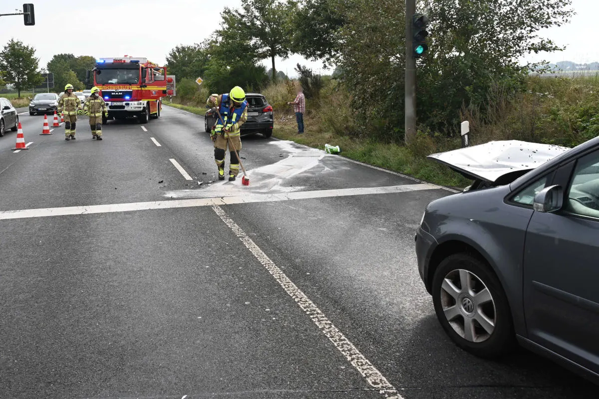 Pulheim – Verkehrsunfall mit drei Verletzten auf der B59
