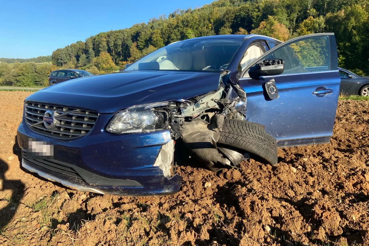 Unfall in Densbüren AG - 18-Jähriger gerät auf Gegenfahrbahn