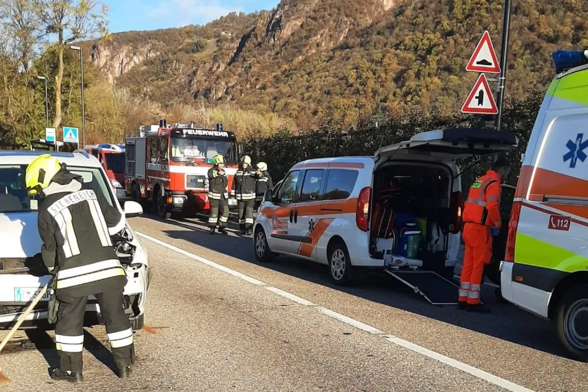 Siebeneich - Unfall zwischen Notarztauto und zwei PKW