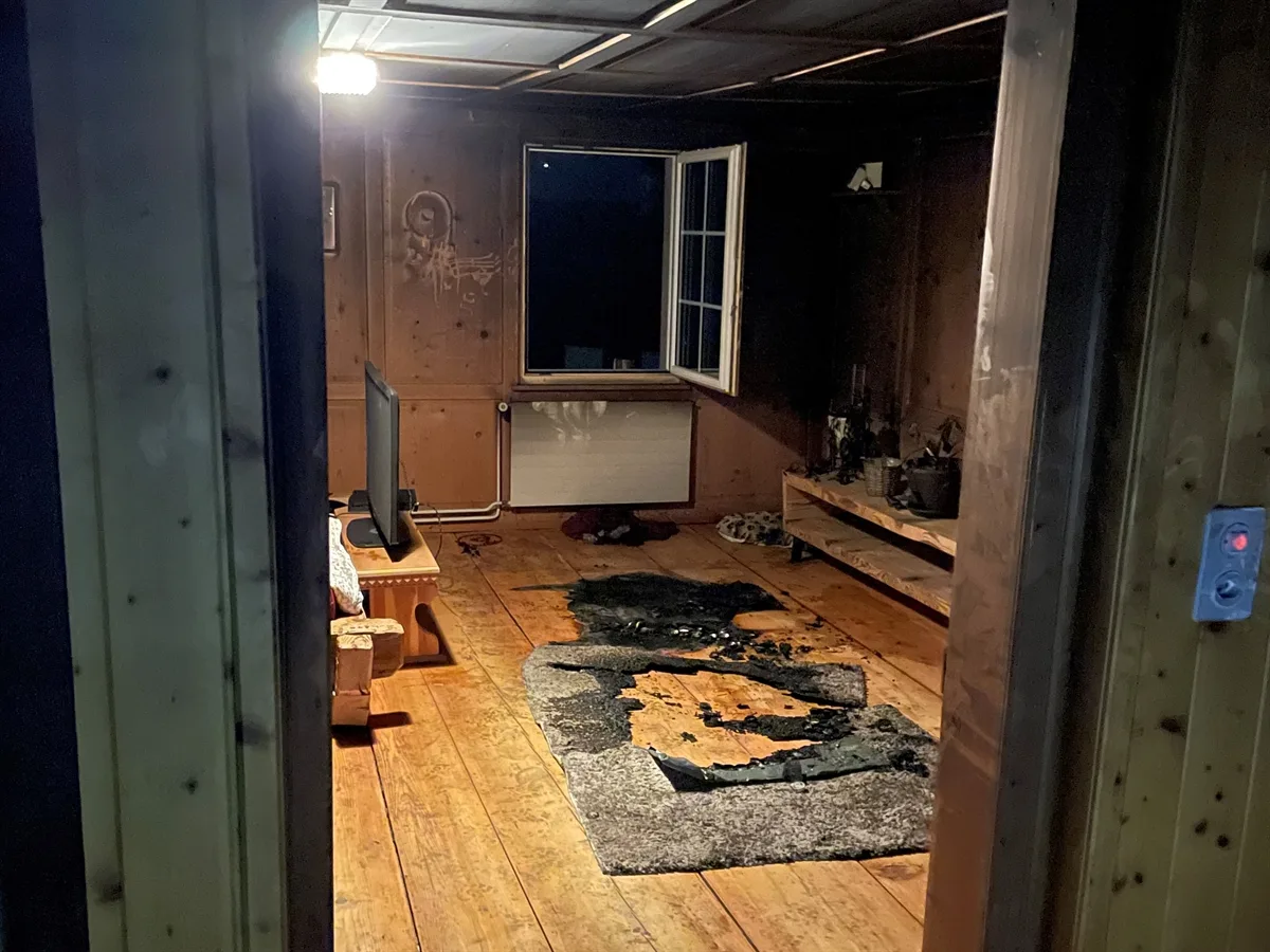 Fanas und Stierva GR – Mutter mit Kleinkind kann sich aus brennender Wohnung retten