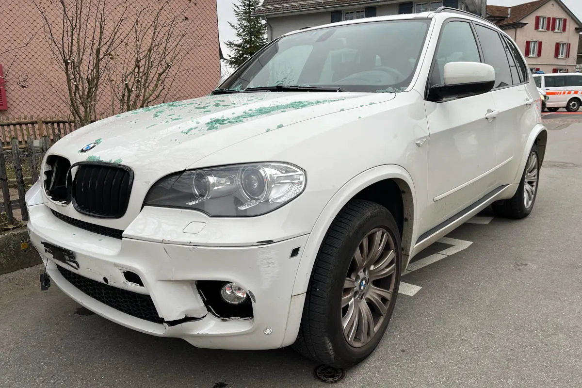 Steinach SG – Stehendes Fahrzeug übersehen und heftige Auffahrkollision verursacht