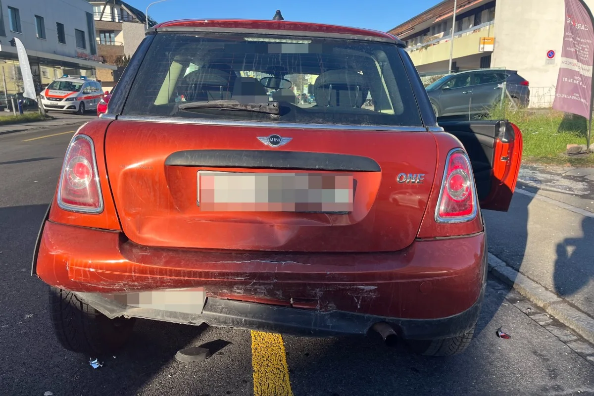 Widnau SG - Auffahrunfall zwischen zwei Autos