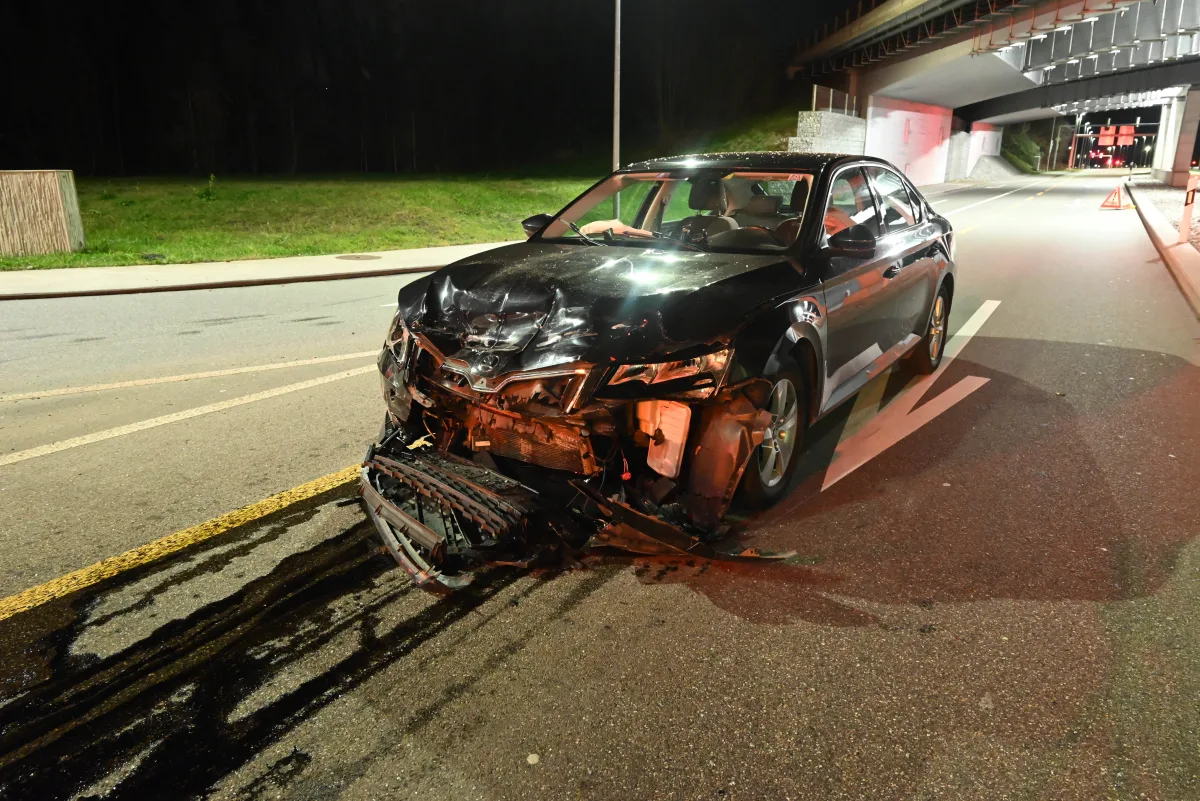 Thal SG – Auffahrunfall zwischen zwei Autos – beide Fahrer fahrunfähig