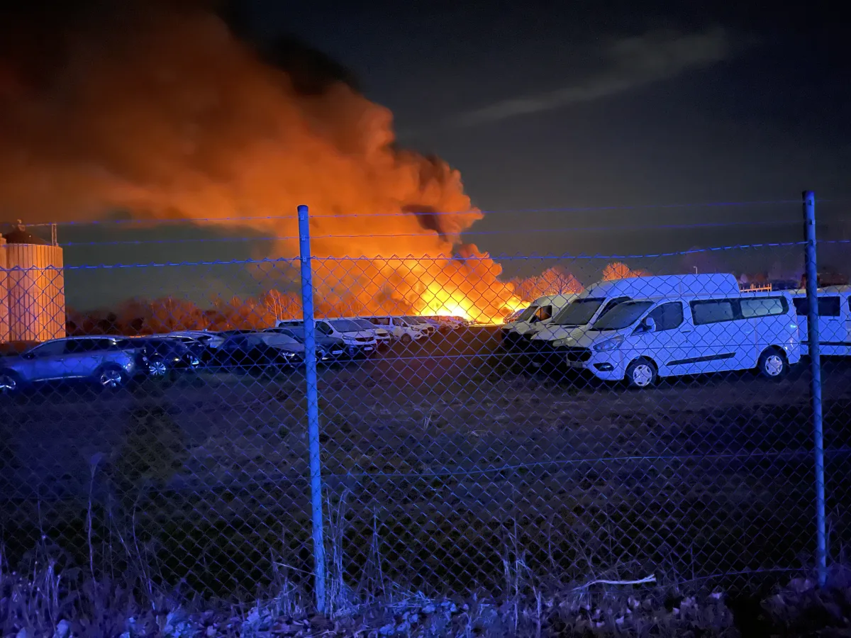 Mulmshorn – Feuer zerstört 21 Fahrzeuge