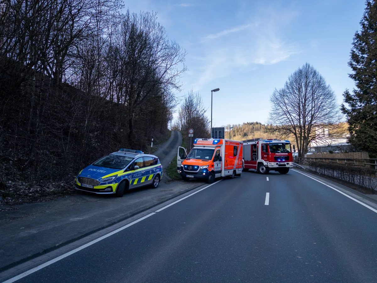 Finnentrop: Feuerwehr rettet Person bei Wohnungsbrand