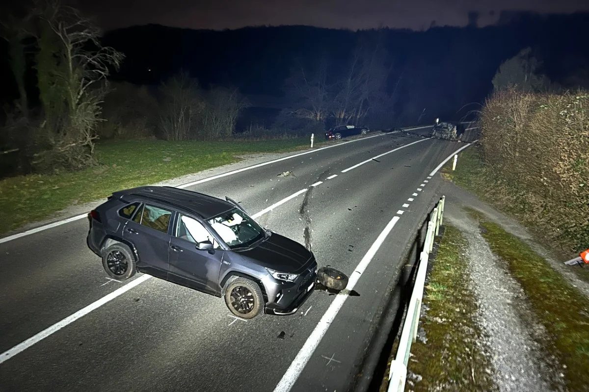 Rümikon AG - Dreimal Totalschaden nach Unfall