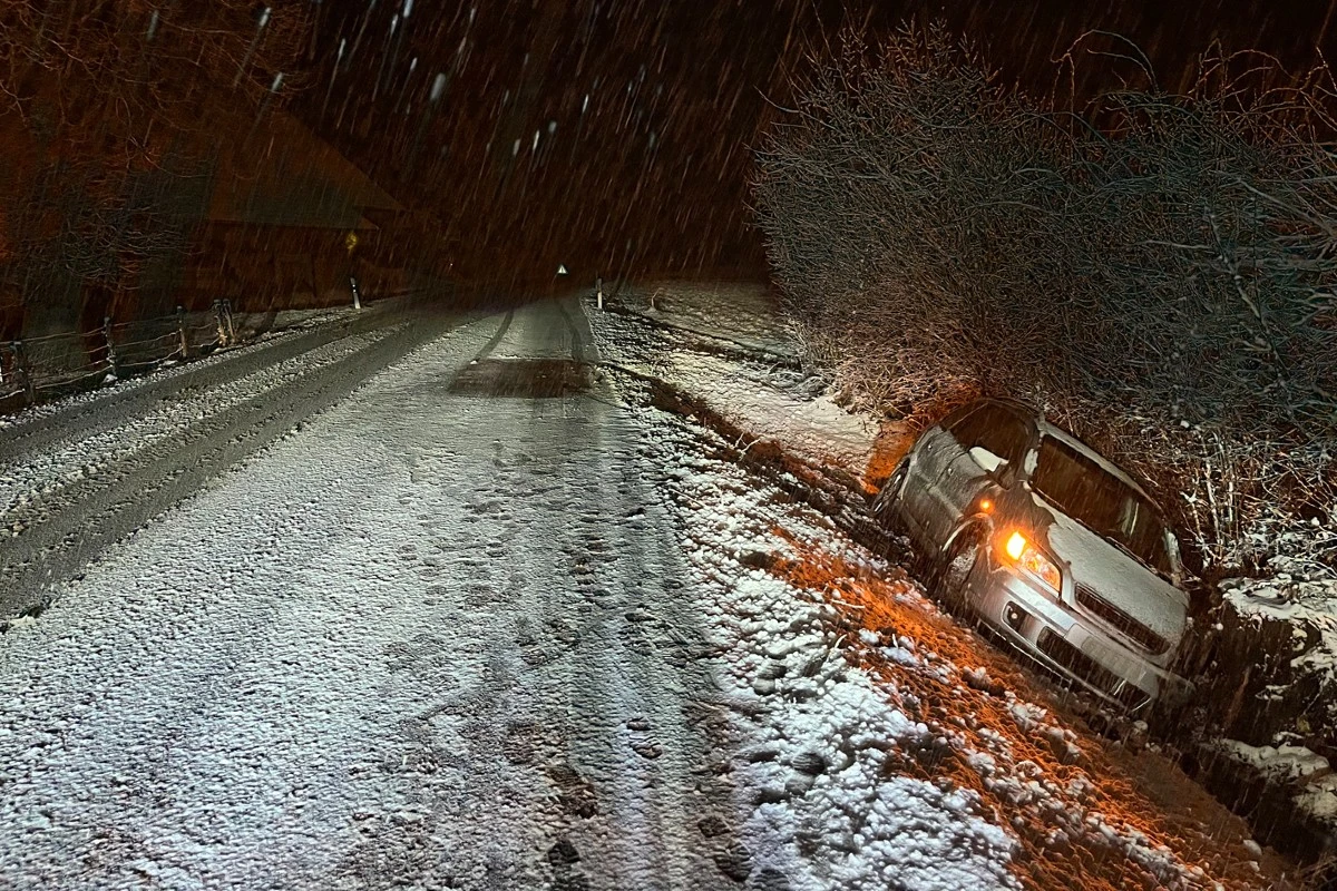 Kanton Luzern - Mehrere Verkehrsunfälle auf schneebedeckten Strassen