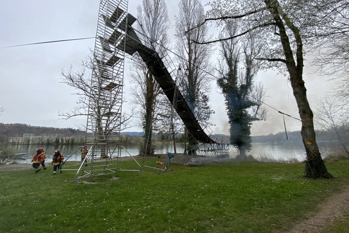 Zeugenaufruf aus Möhlin AG - Wasserschanze durch Feuer beschädigt