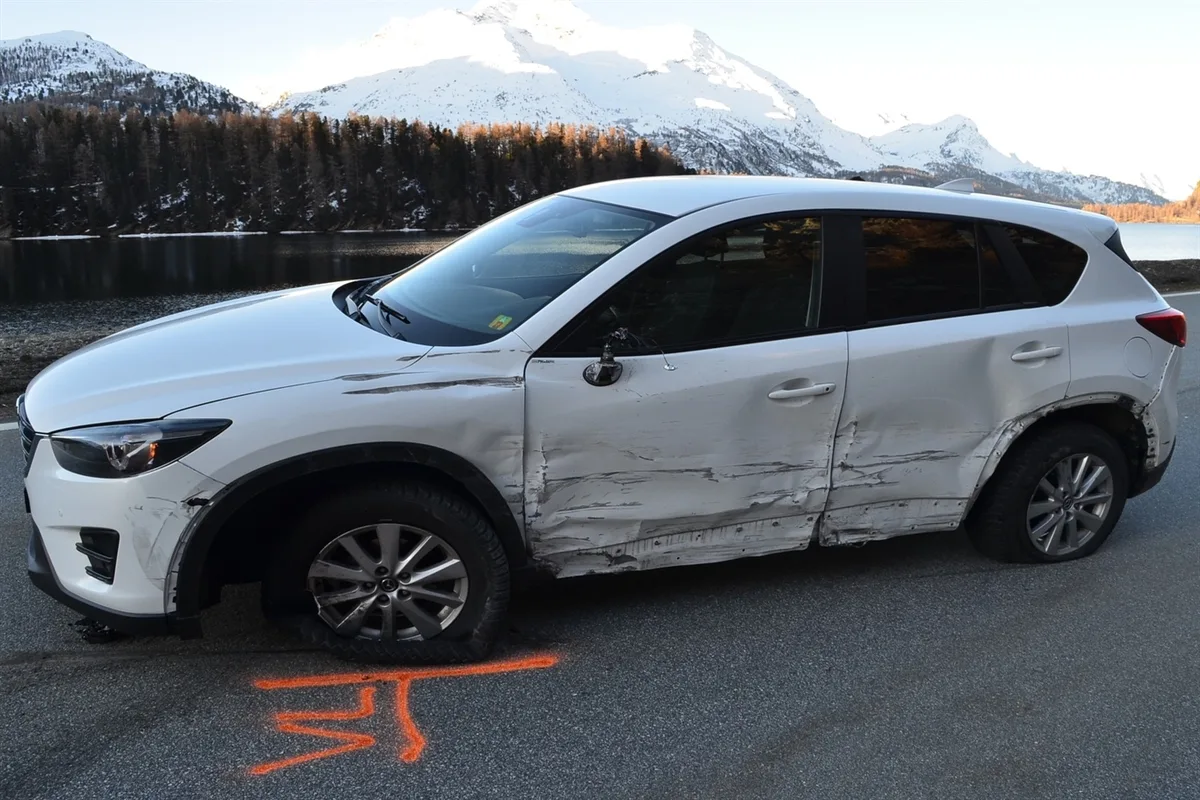 Streifkollision mit Totalschaden in Sils i.E. GR