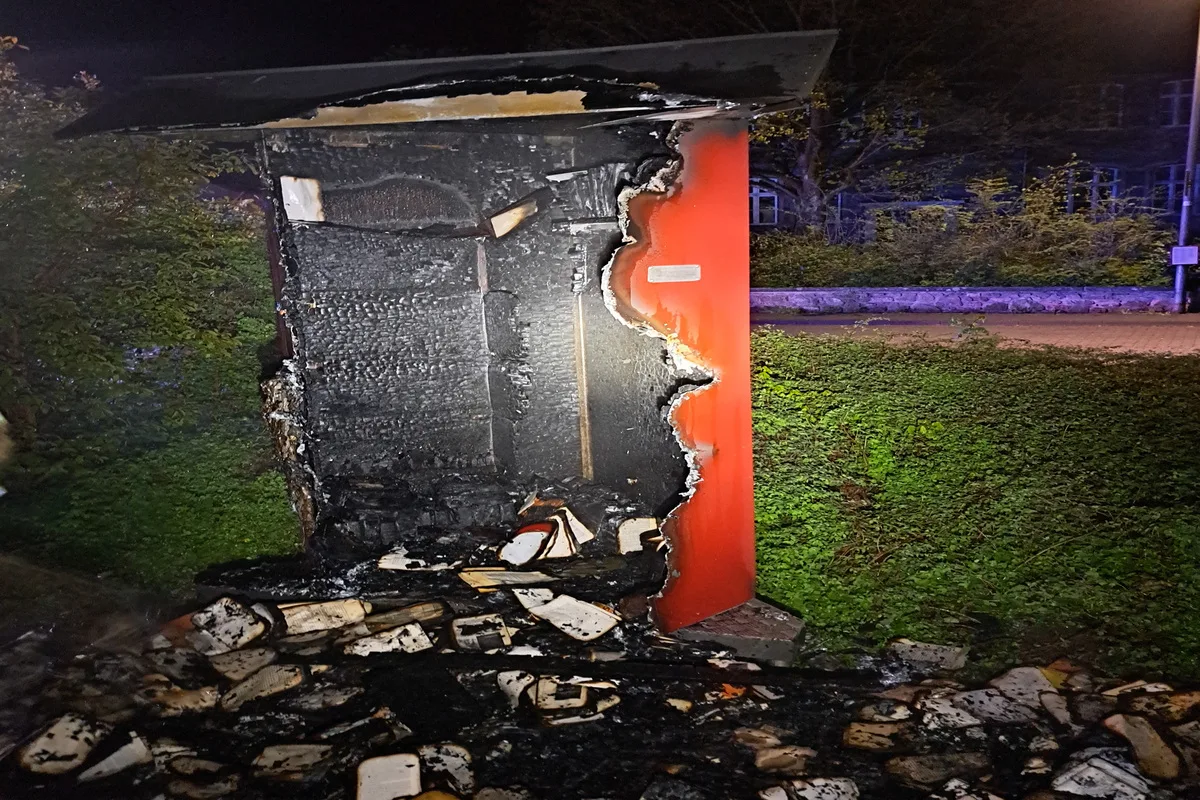 Feuerwehreinsatz in Heiligenkirchen aufgrund von brennendem Bücherschrank