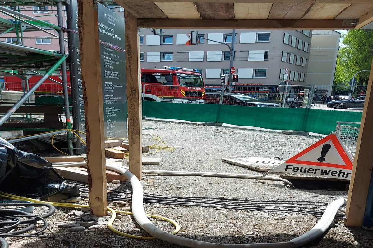 München - Starkregen verursacht siebenstündigen Feuerwehreinsatz 
