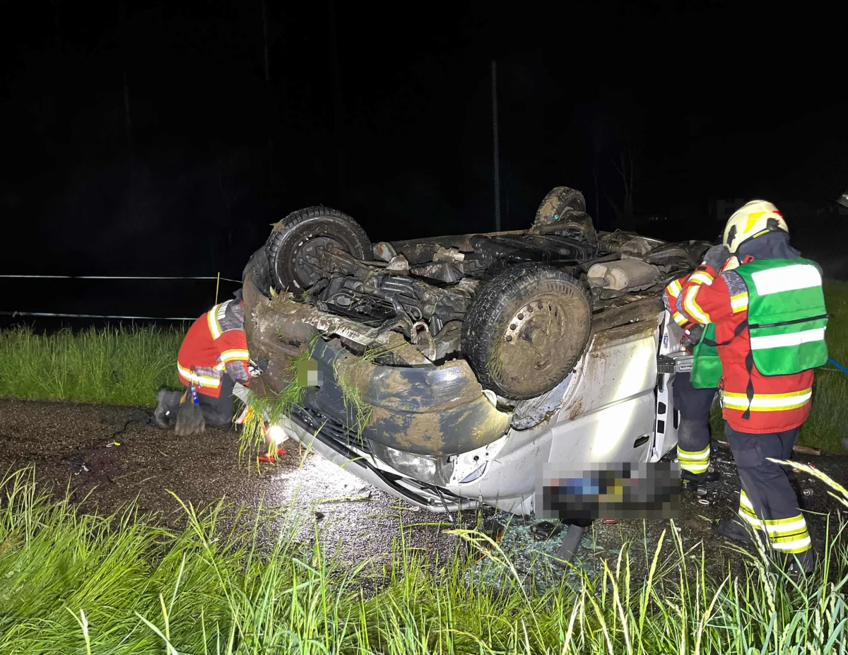 Unfall in Mümliswil SO - Lieferwagen überschlägt sich bei Selbstunfall