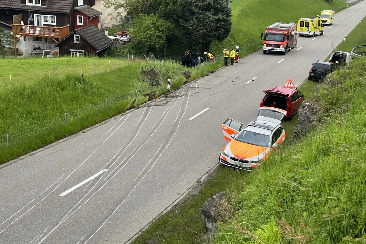 Krummenau SG - Vier Verletzte nach Unfall 