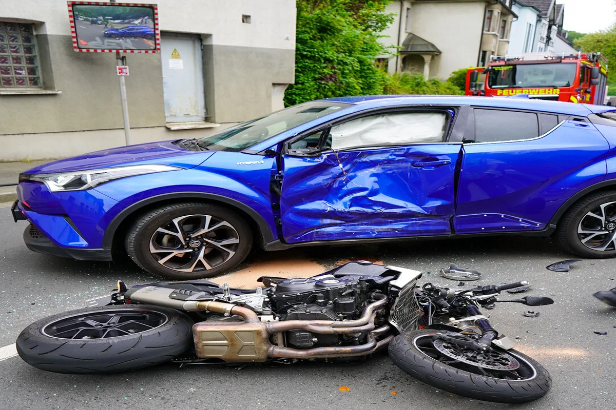 Ennepetal - Kollision zwischen Auto und Motorrad