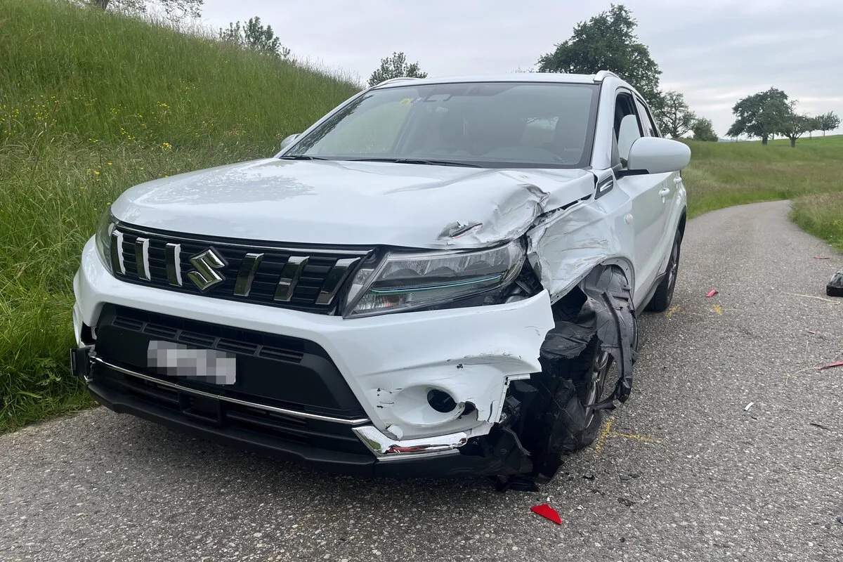 Untereggen SG - Motorradfahrer nach frontaler Kollision verletzt