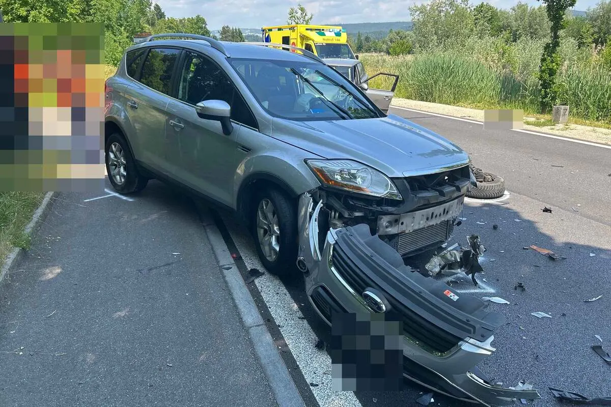 Unfall gestern in Bad Zurzach AG - Frontalkollision mit einem Verletzten 