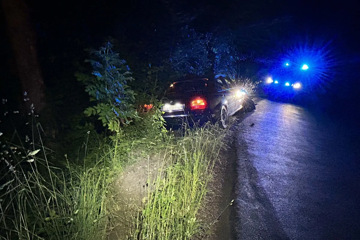 Unfall in Spreitenbach AG - Junglenker kollidiert frontal mit einem Baum