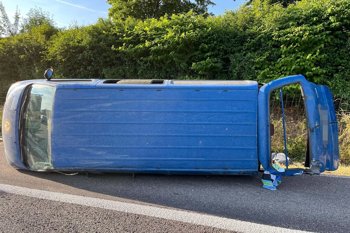 Unfall auf der A1 in Safenwil AG - Autofahrer am Steuer eingeschlafen 