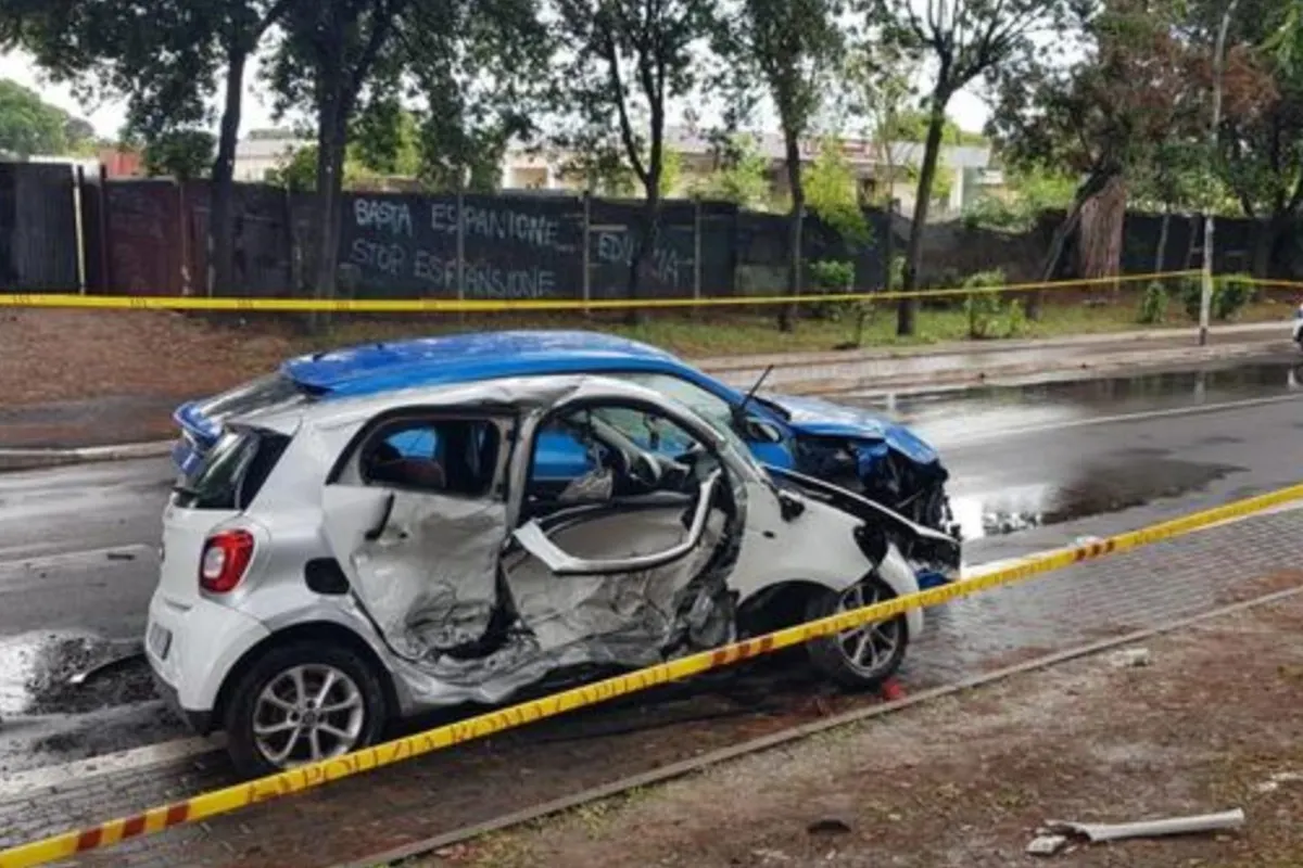 Horrorunfall - 5-Jähriges Kind tot - Mutter und Schwester verletzt - Lamborghini prallt in City Car