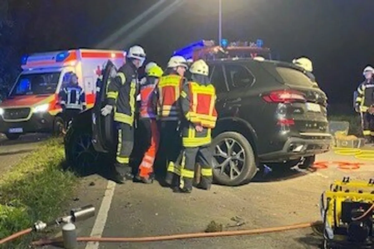  Verkehrsunfall bei Beckdorf NI - Eine Person schwer verletzt