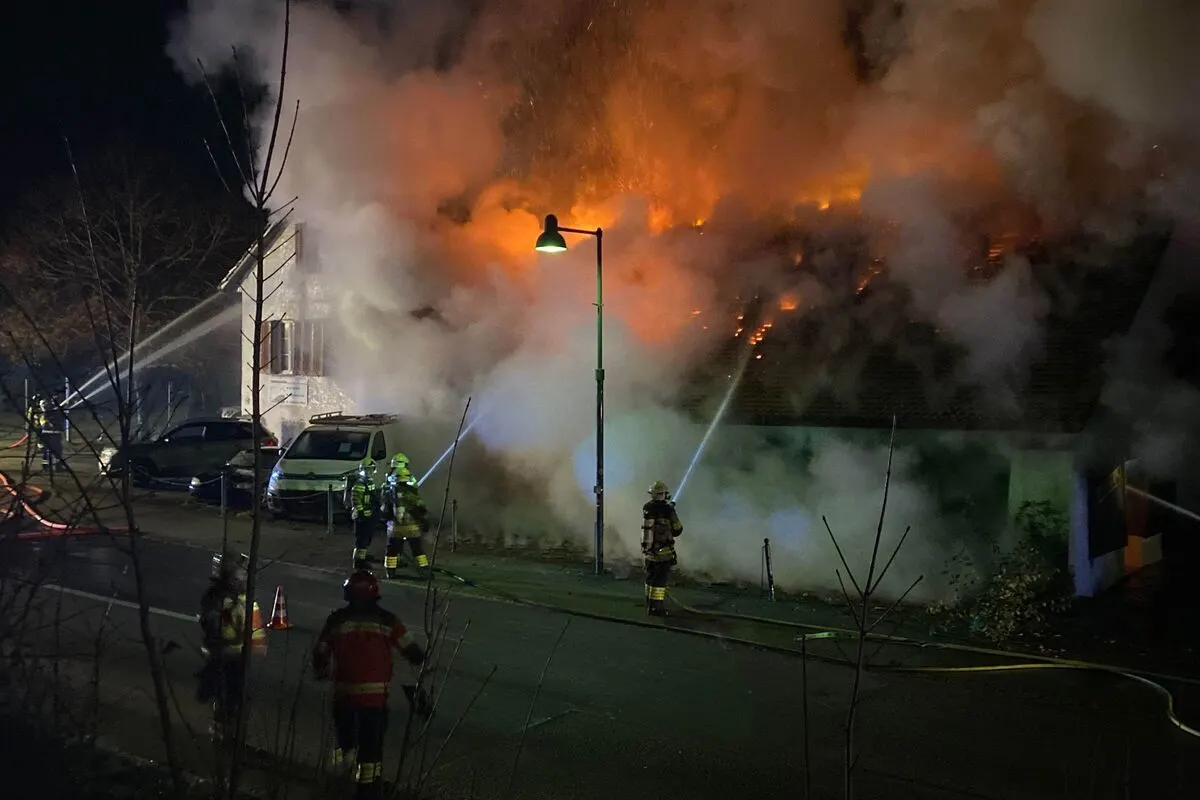 Bättwil SO - Jugendwerkstatt fast vollständig ausgebrannt 