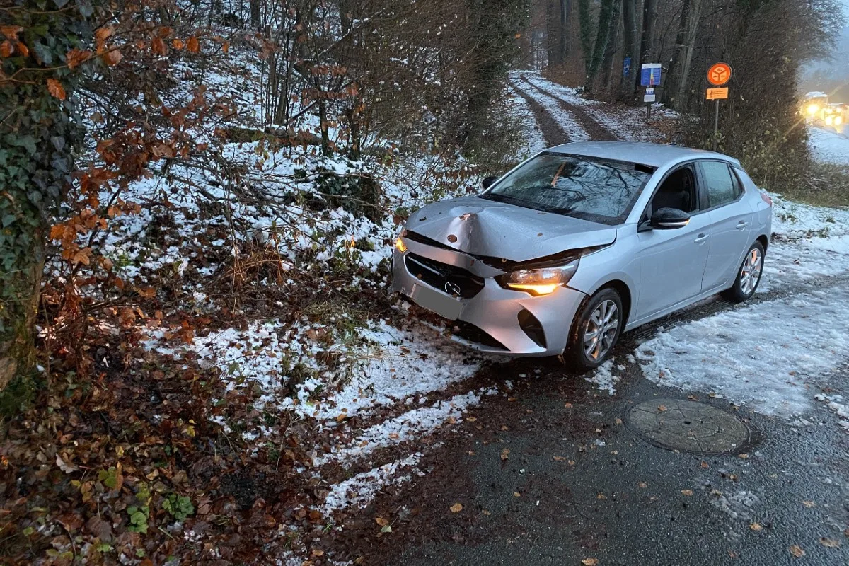 Thayngen SH - 80-Jähriger baut Alleinunfall und war mit Sommerreifen unterwegs