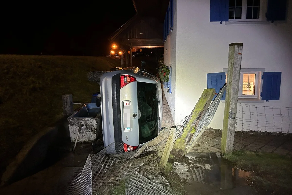 Schwerer Unfall in Strengelbach AG - Vom Lenker fehlte jede Spur 