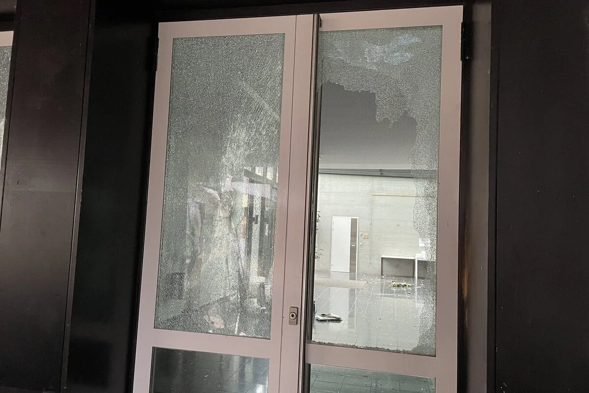 Spreitenbach AG - Vandalen richten massiven Sachschaden an 