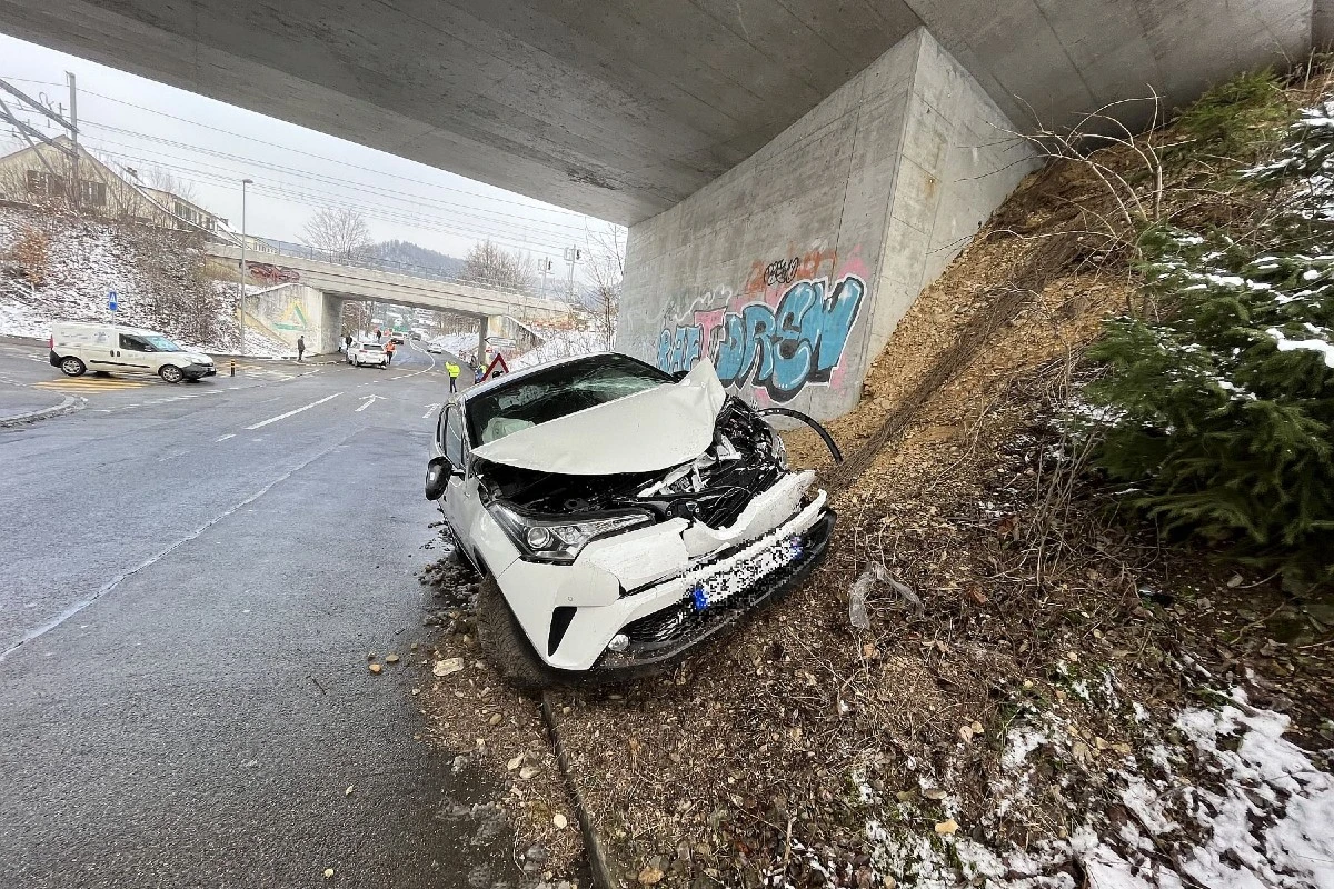 Liestal BL - Heftige Kollision  - Schauenburgerstrasse musste komplett gesperrt werden