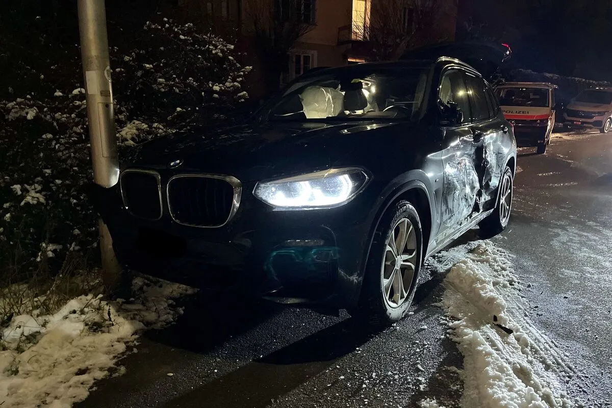Reinach AG - Flucht nach Unfall